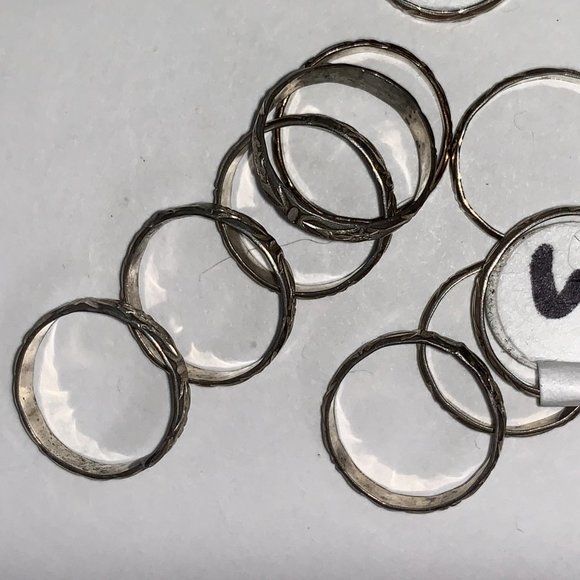 Sterling Silver Floral Design Ring, Size 3 - Picture 3 of 9